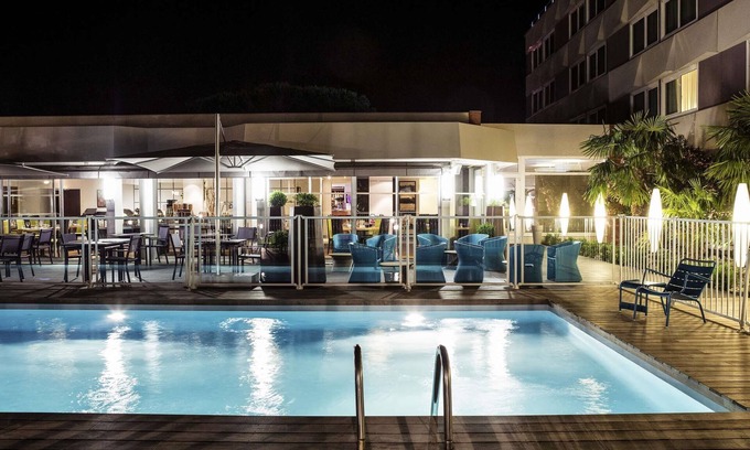 Purpan Hotel | Discover Novotel Toulouse Purpan Aéroport with Pool & Spa