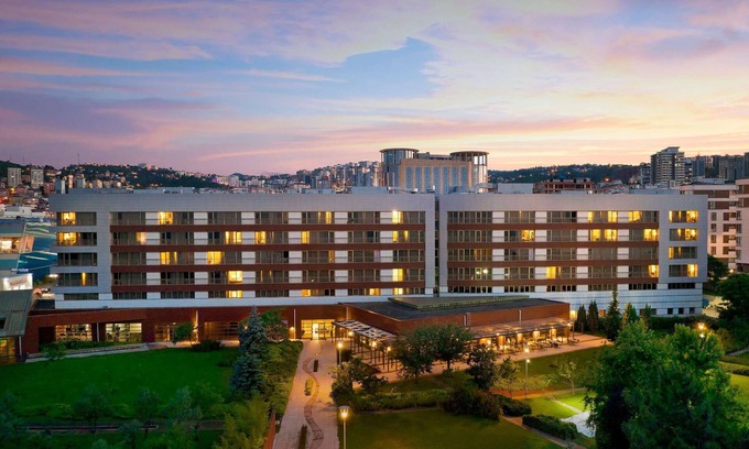 Yomra Hotel | Experience Elegance at Novotel Trabzon with Pool & Spa
