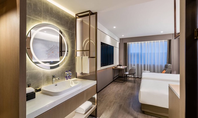 Zhonglou Shangquan Hotel | Explore Novotel Xi'an The Bell Tower: 4-Star Family Stay