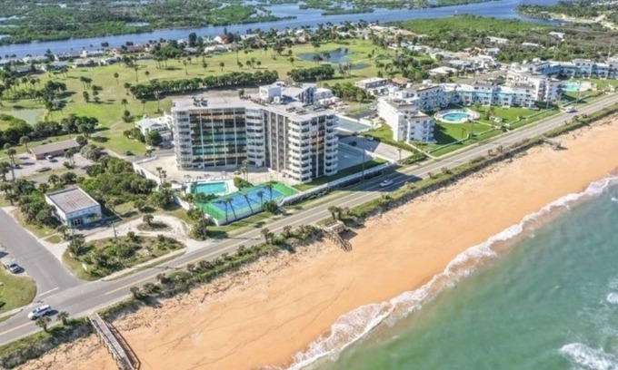 Flagler Beach Condo | Beachfront Bliss: Intracoastal Views & Top Amenities Await