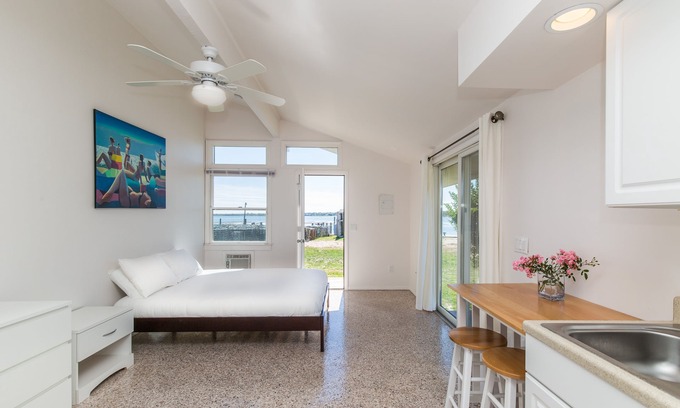 Montauk Apartment | Book Your Extended Stay: Lake View, Pool & Boat Slips