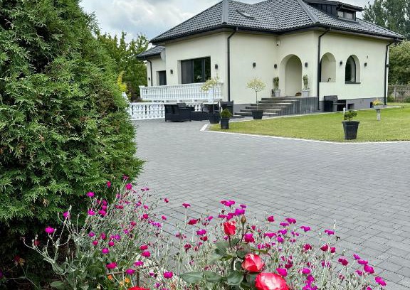 gmina Magnuszew Bed & Breakfast | Guest Rated 10/10: Nowy Dom Polska with Family Kitchen