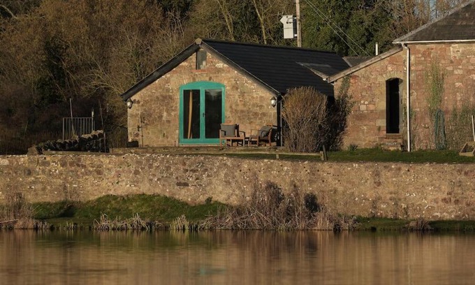 Lydney House | Discover Noxon Pond Cottage: Family & Pet Friendly Getaway