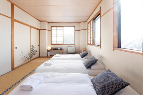 Nozawaonsen Cabin | Family-Friendly Retreat at Nozawa Peaks - Rated 9/10!