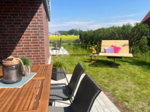 Carolinensiel Apartment | Pet-Friendly Retreat at Nr 91 - Ferienwohnung "Deichglück"