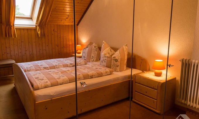 Herrenschwand Apartment | Spacious NR-Fewo: Family-Friendly Retreat with Kitchen