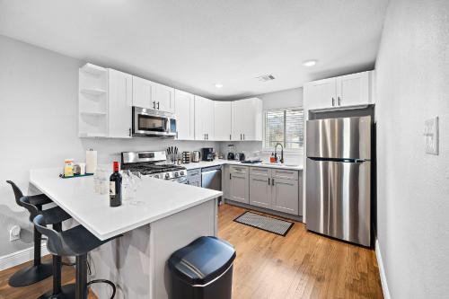 MacGregor Apartment | Pet-Friendly Retreat Near Med Center with Games & BBQ