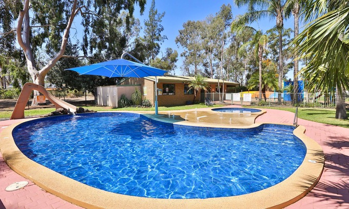Mildura Cabin | Explore NRMA Mildura Riverside Holiday Park with Pool & Views