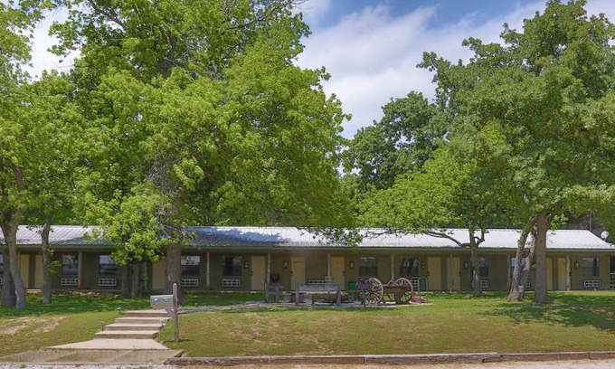 Decatur House | Pet-Friendly Experience at NRS Event Center & Guest Ranch