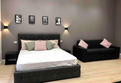 Naples City Centre House | Outstanding NSH AppartHotel in Central Naples, Pet Friendly