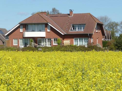 Neue Tiefe Apartment | Family-Friendly Getaway at Swalkennest - Guest Rated 6.7