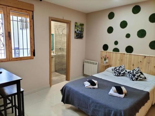 Albaicin Apartment | Cozy Room with Private Bath - Guest Rated 9.7/10