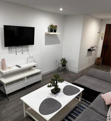 Bailen-Miraflores Apartment | Family-Friendly Escape at Nueva Málaga HOUSE - 8/10 Rated