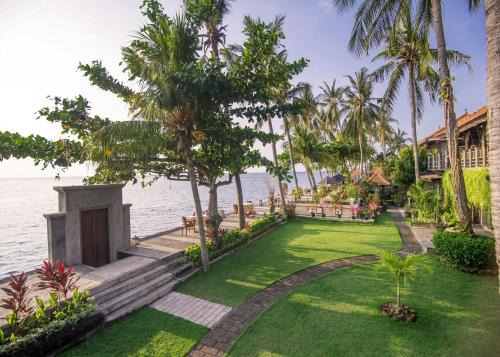 Temukus Resort | Relax at Nugraha Lovina Seaview Resort & Spa by the Ocean