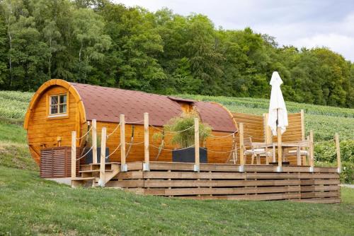 Cormoyeux Apartment | Experience Unique Stays at Nuit Insolite: Tonneau Enchanté