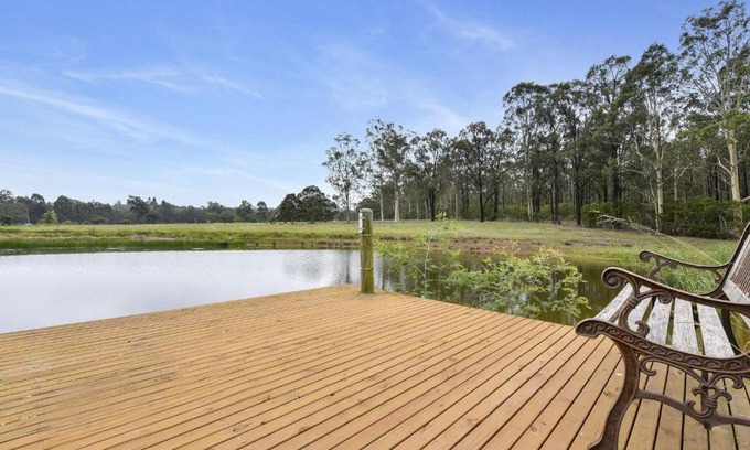 Nulkaba House | Central Nulkaba Escape: Walk to Zoo and Nearby Wineries