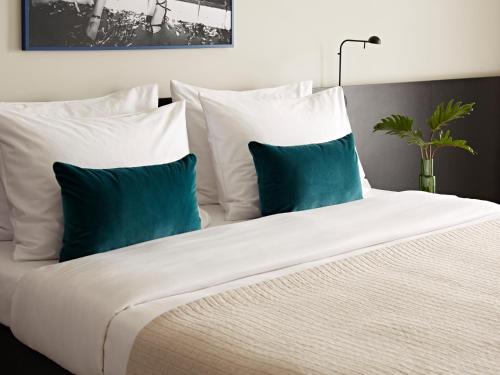 West Berlin Centre Hotel | Relax at numa I Savi Rooms & Apartments - 4-Star Retreat