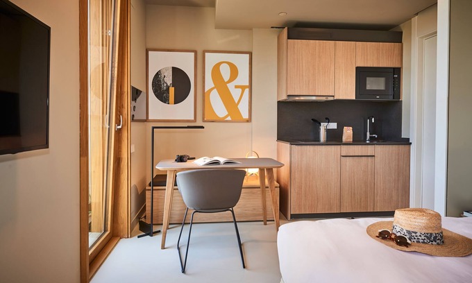 San Sebastian Apartment | Discover Numad Studios: Exceptional Amenities Await You