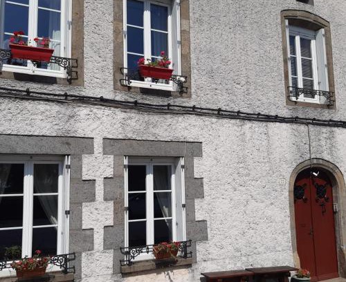Le Dorat Apartment | Explore Number 22 - Le Dorat: Highly Rated Apartment Stay