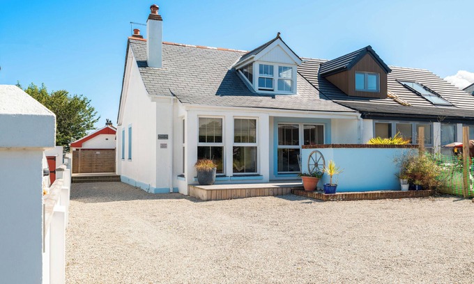 Port Isaac Cottage | Cozy Number 28: Pet-Friendly Retreat in Port Isaac