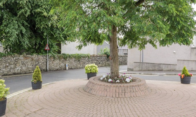 Larne Cottage | Family-Friendly NUMBER 5 with Garden in Larne