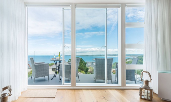 St Ives Apartment | Exceptional Number 8 Salt in St Ives with Oceanfront Pool