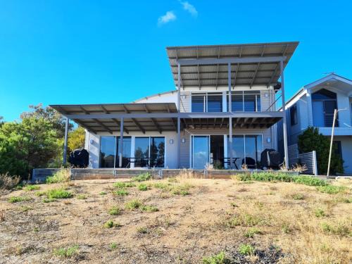 Muloowurtie House | Family-Friendly Getaway at Number 99B: Ideal for Kids