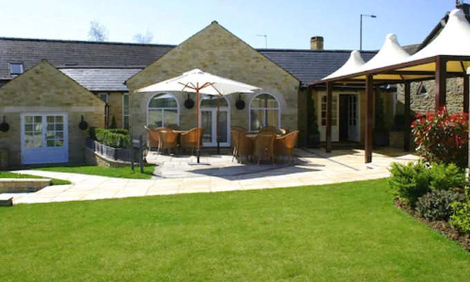 Bourton Hotel | Charming Getaway at Number Four with Family-Friendly Amenities