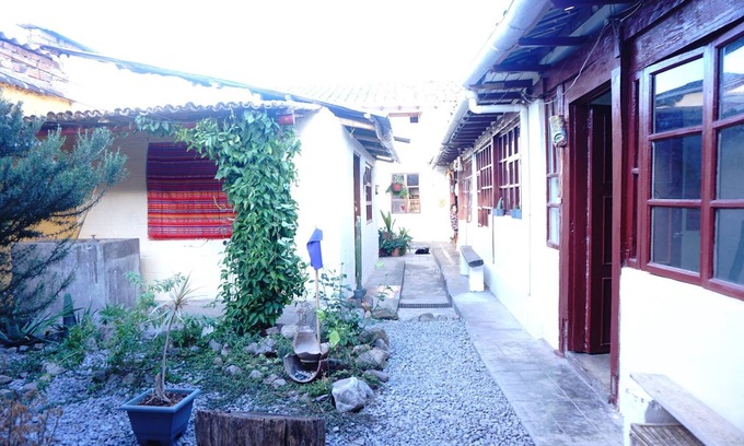 Ibarra Bed & Breakfast | Discover Nuna Hostel: Family-Friendly with Spa & Hot Tub