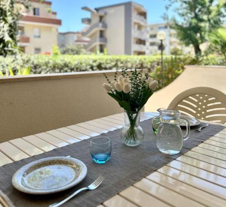Lido Apartment | Relax at Nura's - Casa Flor Seaside: Family & Pet Friendly