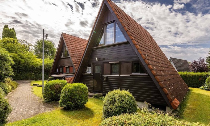 Immenstaad am Bodensee House | Guest Rated Nurdachhaus: Family-Friendly Retreat with Kitchen