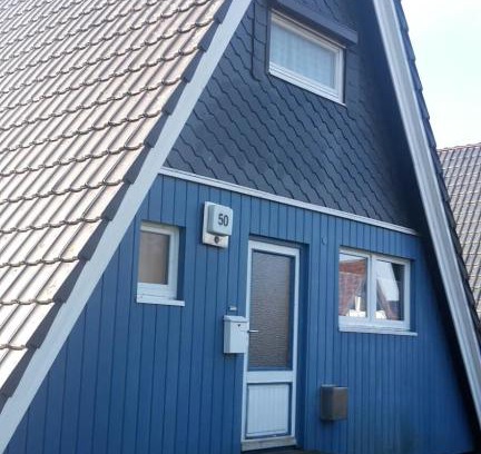 Fedderwardersiel House | Discover Nurdachhaus HOHER WEG: Family & Pet Friendly Stay