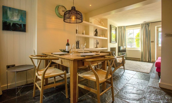 Aldeburgh Apartment | Perfect Retreat at Nutshell - Spa & Breakfast Included