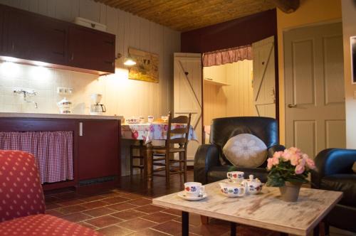 Borger Apartment | Oceanfront Retreat: Nuuverstee with Hot Tub & Restaurant