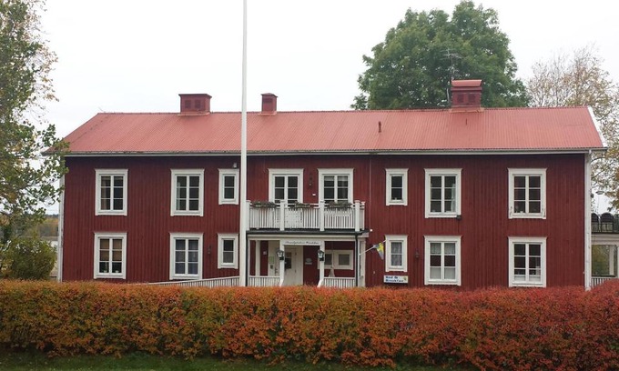 Kristinehamn Bed & Breakfast | Discover Nya Strandgårdens Wärdshus - Guest Rated 8/10