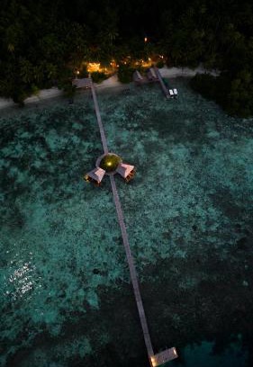 Mansuar Island House | Discover Nyande Raja Ampat: Oceanfront Getaway with Breakfast