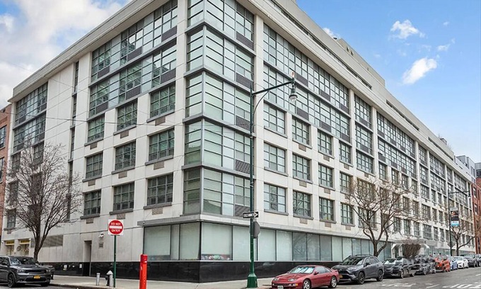 Queens House | Elegant NYC Home with Office & Spa, Minutes from Times Square