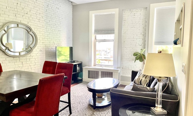 Manhattan Apartment | Pet-Friendly NYC Oasis Just Steps from Central Park