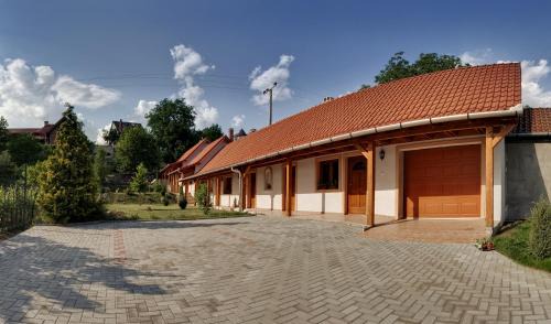 Felsotarkany House | Kid-Friendly Nyitott Kapu Vendégház with Excellent Reviews