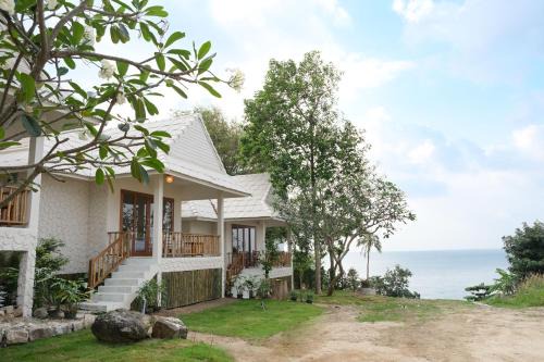 Haad Yao House | Cozy Nymph Hideout with Private Beach & Ocean View