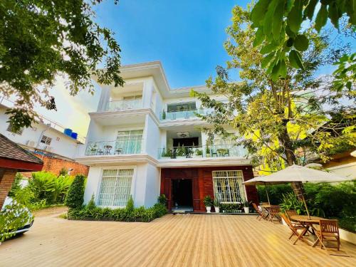 Kampot House | Discover NyNa Villa Kampot: Family-Friendly Retreat