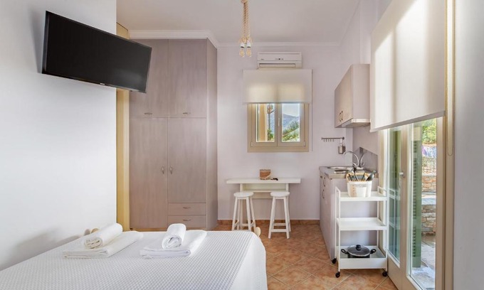 Menites Apartment | Discover Nysa Residence: Family-Friendly with 9.7/10 Score
