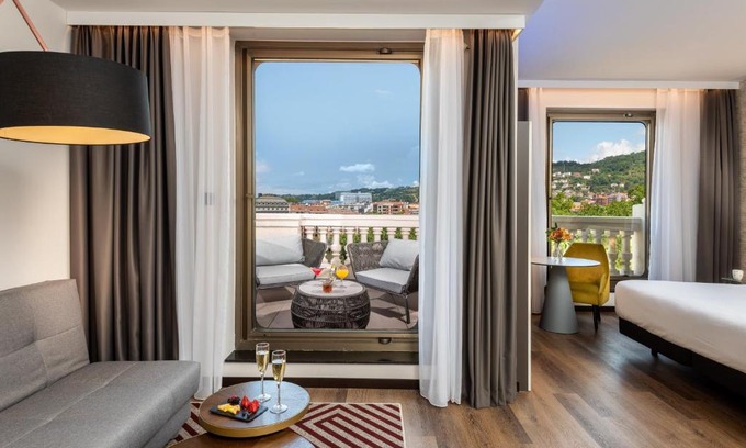 Bilbao Old Town Hotel | Explore NYX Hotel Bilbao: Pet-Friendly & Guest Approved 8.5