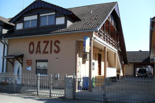 Harkany Apartment | Budget-Friendly Oázis Apartman with Family Amenities