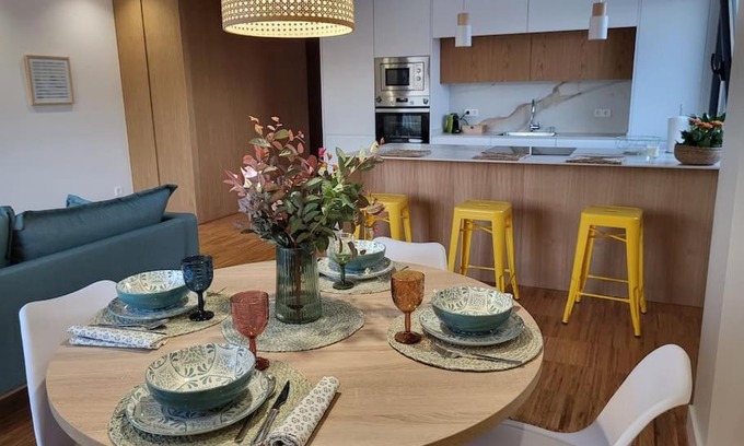 A Porqueira Apartment | Experience Oceanfront Bliss at O 3 de Monteferro Hotel