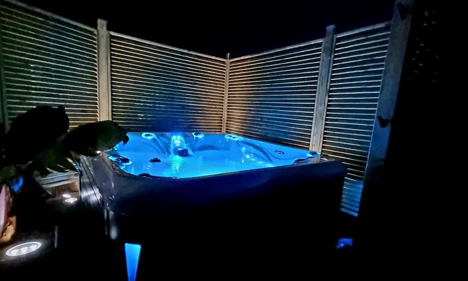 Agon-Coutainville Ski Chalet | Relax at O Bulles D'agon with Spa and Private Beach Access