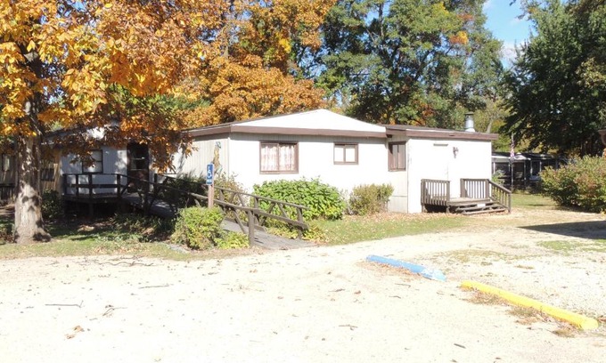 Amboy Resort | O'Connell's RV Campground: Family-Friendly Cottage Retreat