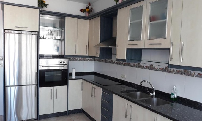Muxia Apartment | Guest Rated 9.4 at O'Corpiño - Family-Friendly Retreat