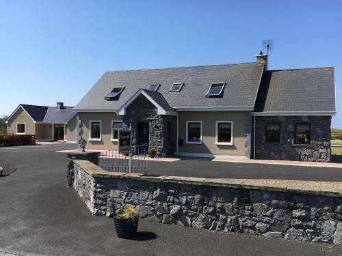 Doolin Bed & Breakfast | Discover O'Learys Lodge: Child-Friendly, 4-Star Retreat