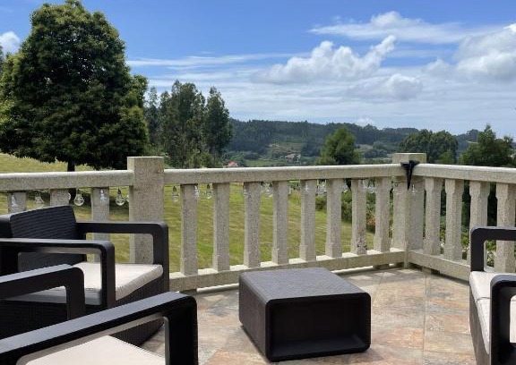 Meis House | Discover O Outeiro Da Tía Mucha: Family & Pet Friendly Retreat